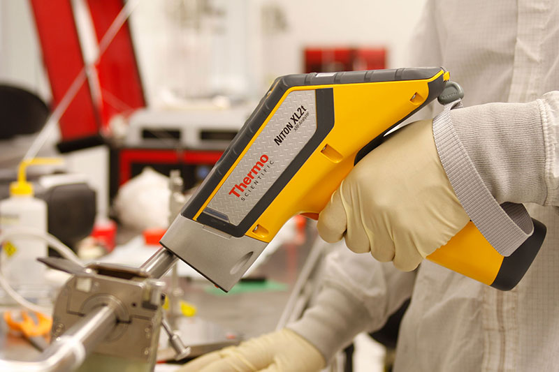Handheld XRF analyzer in a laboratory application